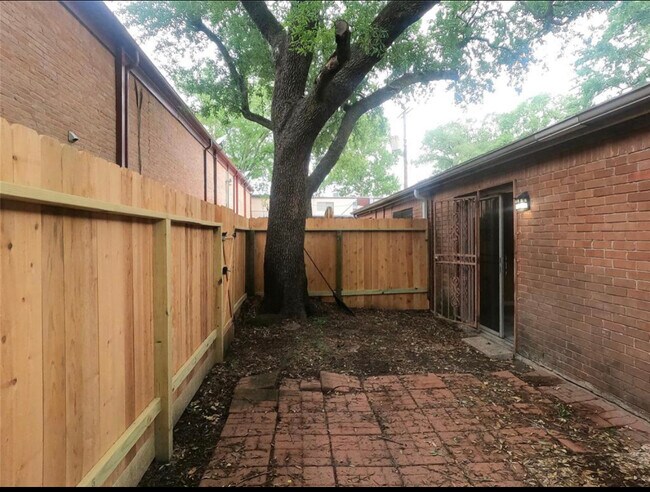 Building Photo - 5212 Arboles Dr