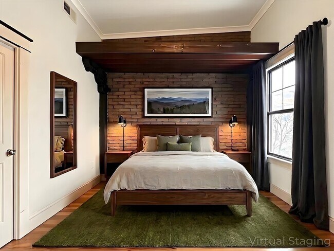 Building Photo - 410 E 3rd St