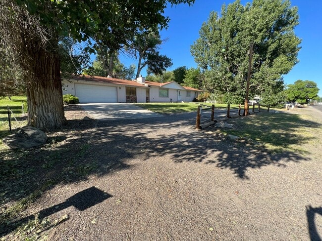 Building Photo - 1300 Riverview Rd