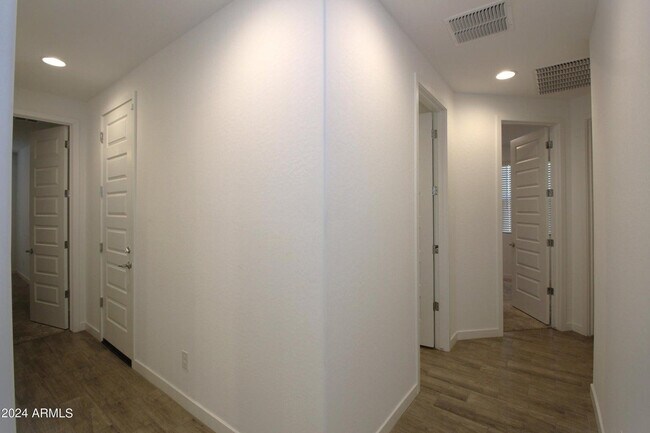Building Photo - 1649 W la Mirada Dr