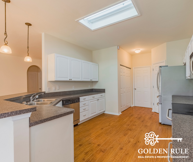Building Photo - 7595 SW 84th Dr