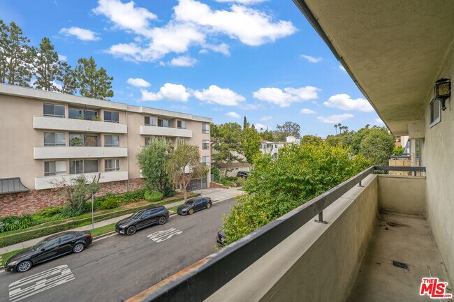 Building Photo - 10653 Holman Ave