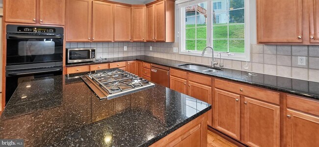 Building Photo - 6933 Sandy Creek Ct