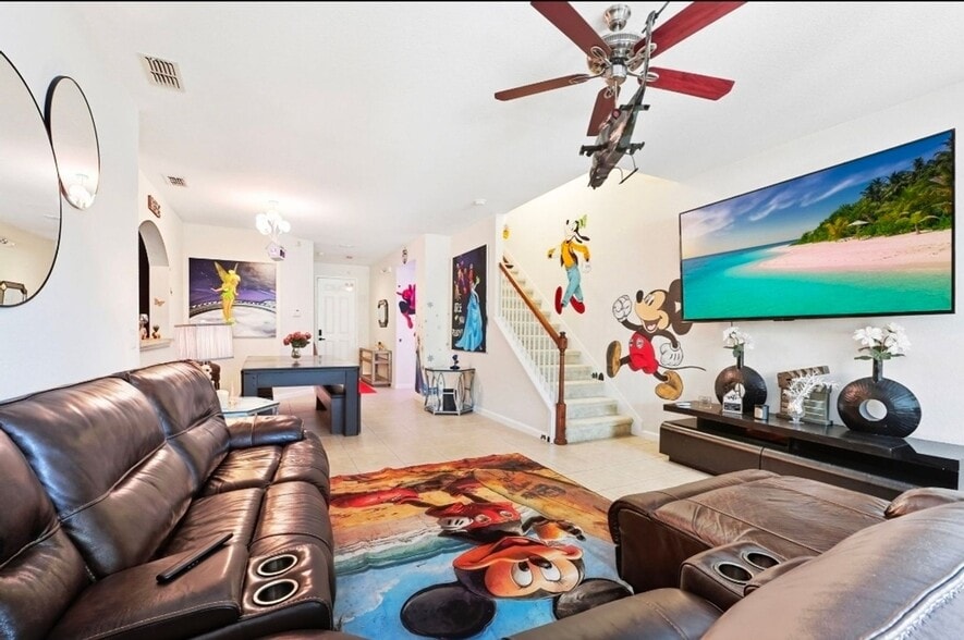 Building Photo - 4980 Castle St W