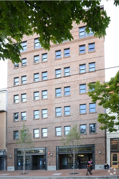 Building Photo - Macdonald West