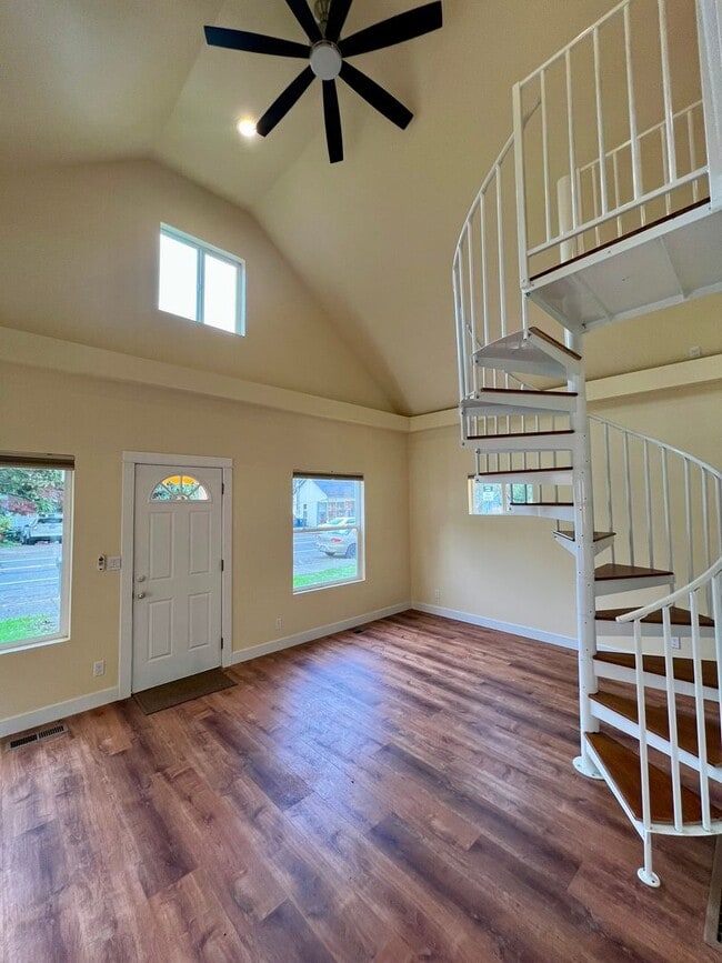 Building Photo - PENDING APPLICATION; Water Included! Fully Remodeled 1 BD + Loft