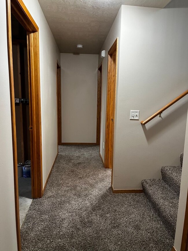 Building Photo - 5 Bed/2 Bath Rental Home on West Side!