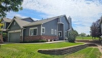 Building Photo - 2 bedroom Ranch townhome backing to Thornc...