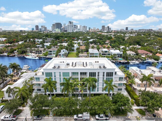 Building Photo - 45 Hendricks Isle