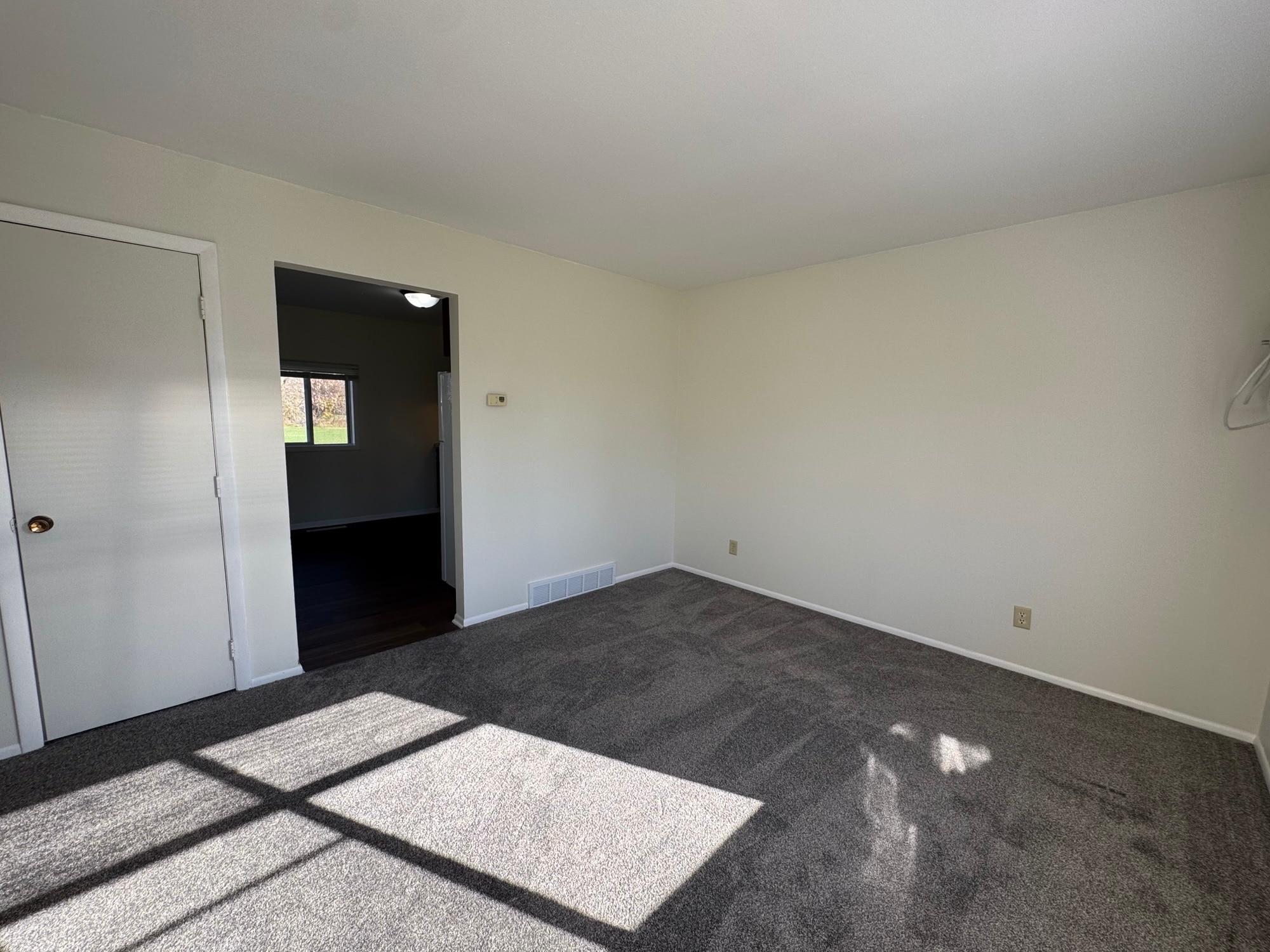 Building Photo - 647 Kennedy Ct