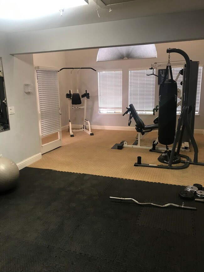 Fitness center - 351 Eastridge Dr