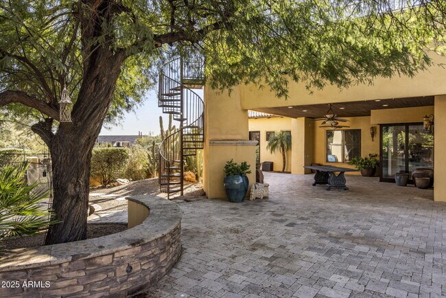 Building Photo - 9222 E Rimrock Dr