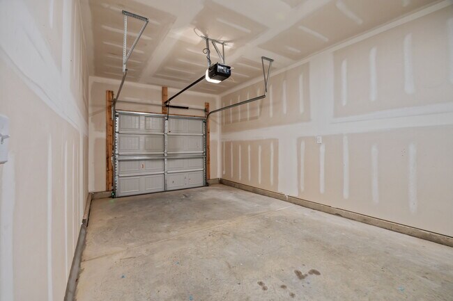 Building Photo - 929 Clearhaven Ln