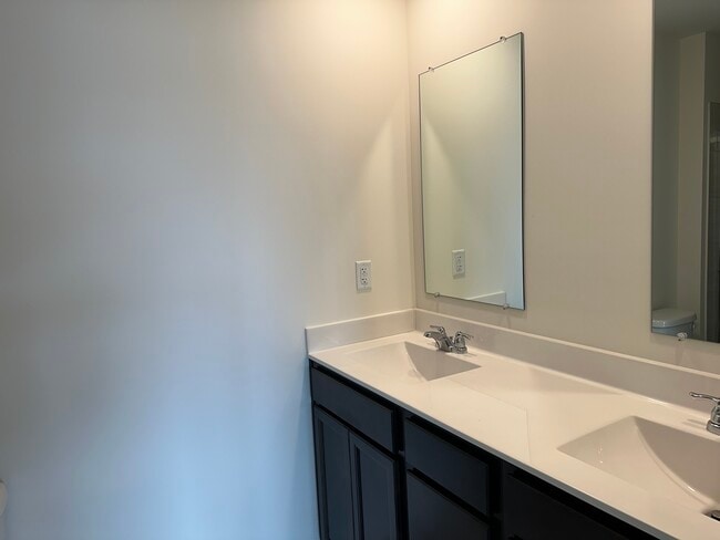 Building Photo - 2211 Glacier St