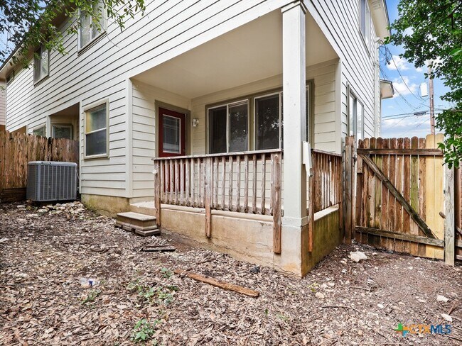 Building Photo - 825 Sagewood Trail