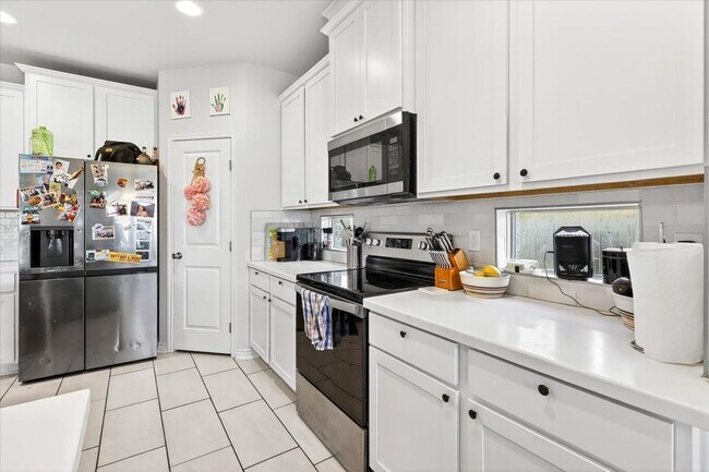 Building Photo - 2614 Vista del Sol