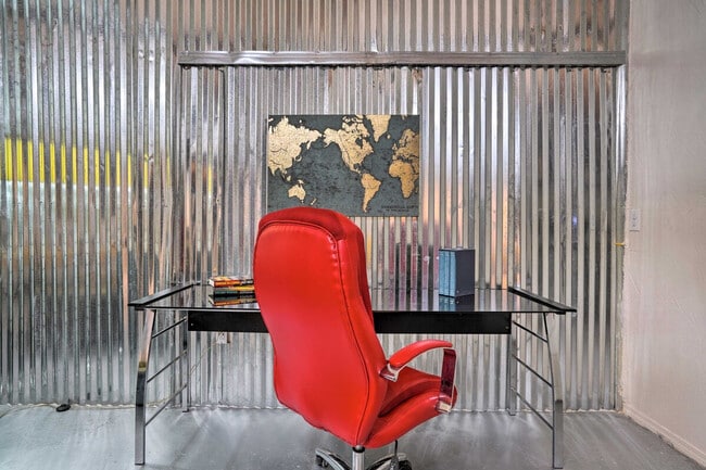 Building Photo - 3704 San Bernardo Ave