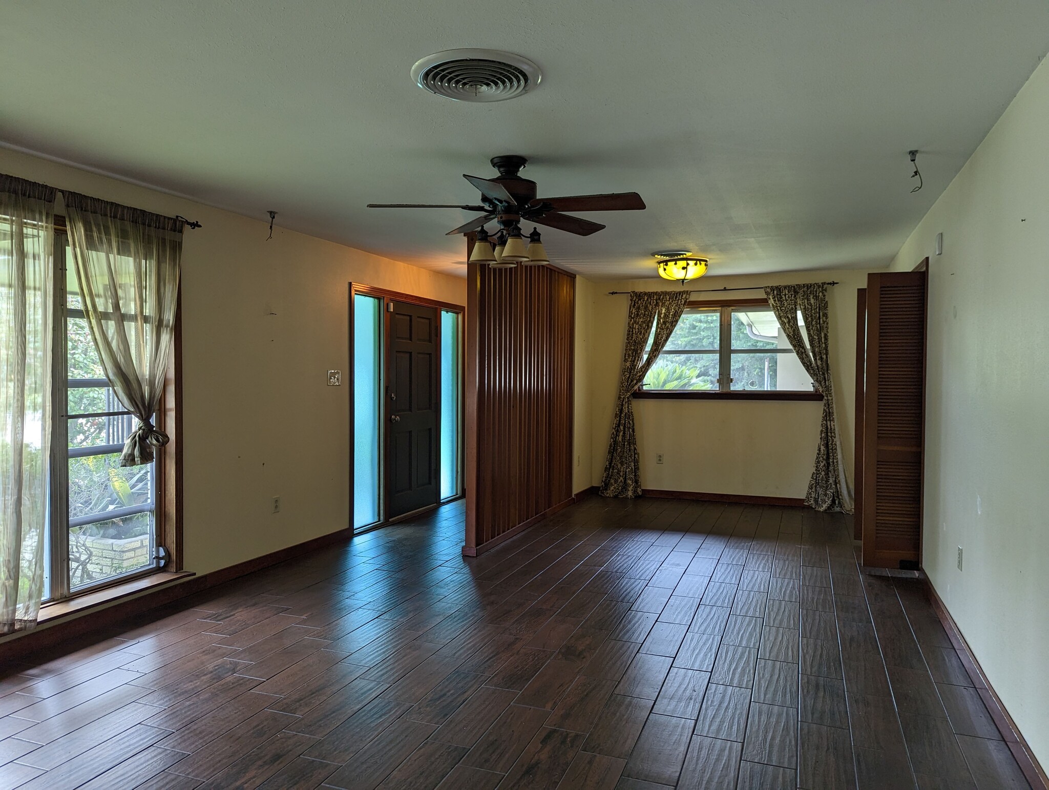 Building Photo - 917 Fremaux Ave