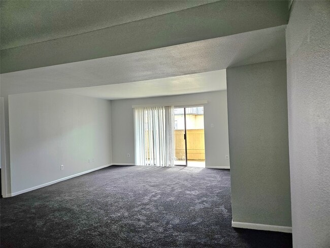 Building Photo - 8421 Hearth Dr