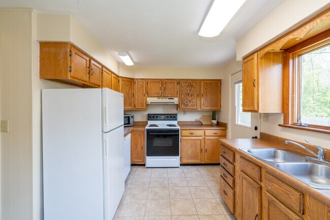 Building Photo - 2 Rorbach Ln