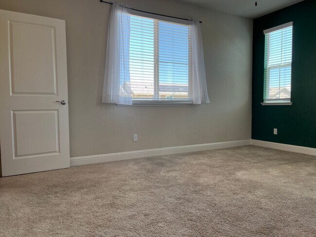 Building Photo - 10833 Portico Cir