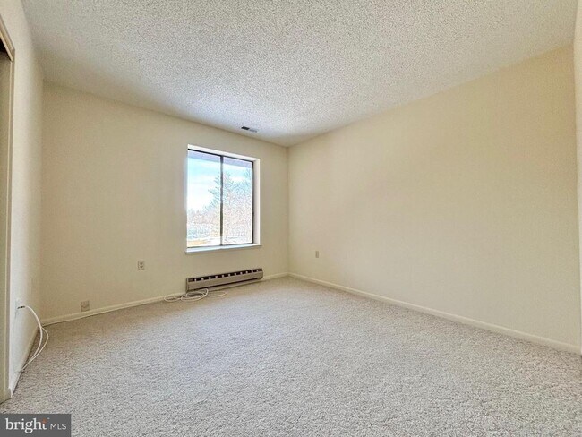 Building Photo - 15316 Pine Orchard Dr