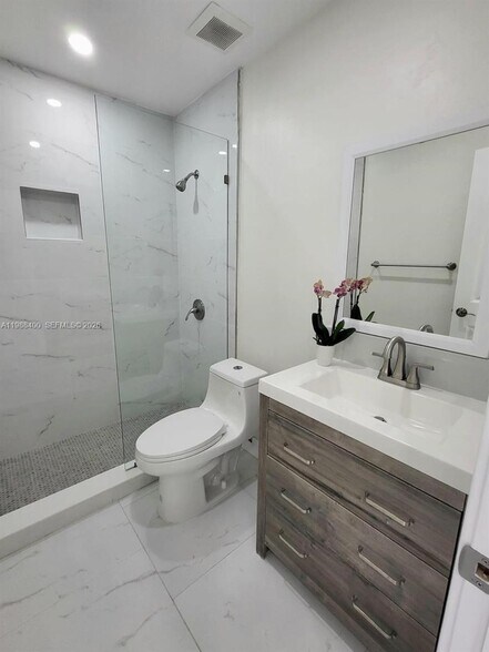 Building Photo - 8140 NW 11th Ct