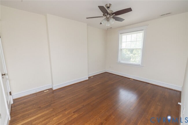 Building Photo - 2302 Maplewood Ave
