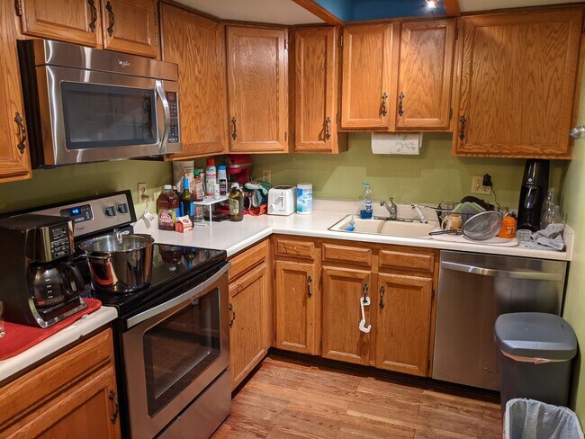 Building Photo - 2930 Shadow Creek Dr