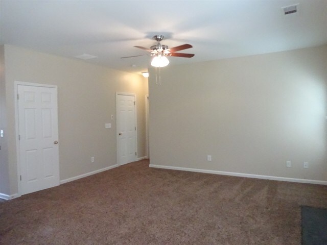 Building Photo - 2357 Longmont Dr