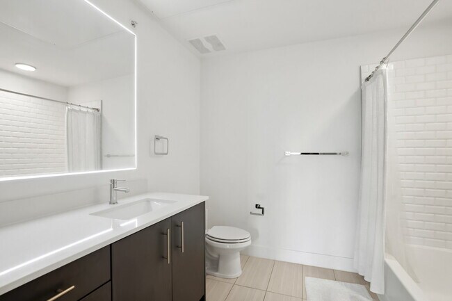 Building Photo - Beautifully Furnished Studio Condo in the Heart of Denver