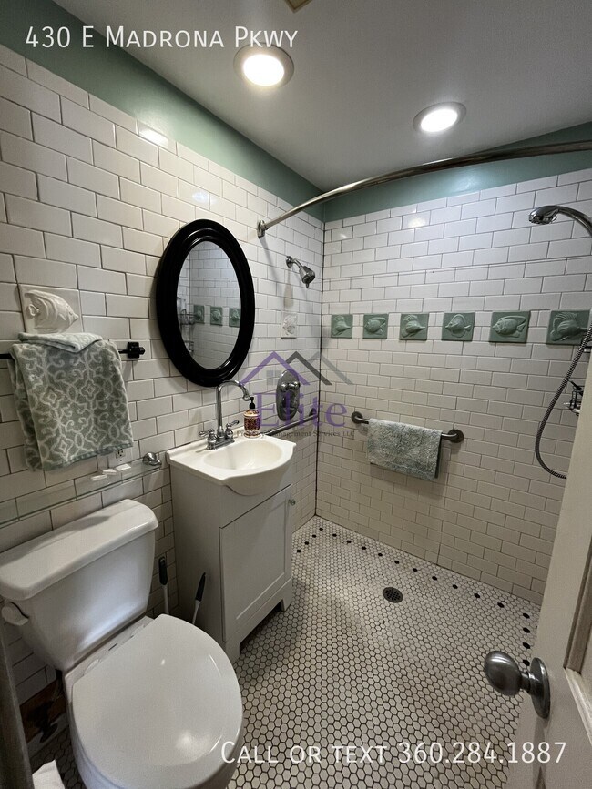 Building Photo - 430 E Madrona Pkwy