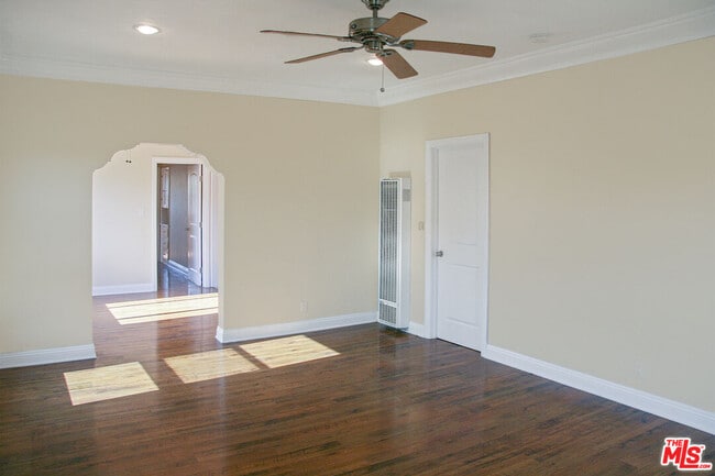 Building Photo - 6071 1/2 Pickford St