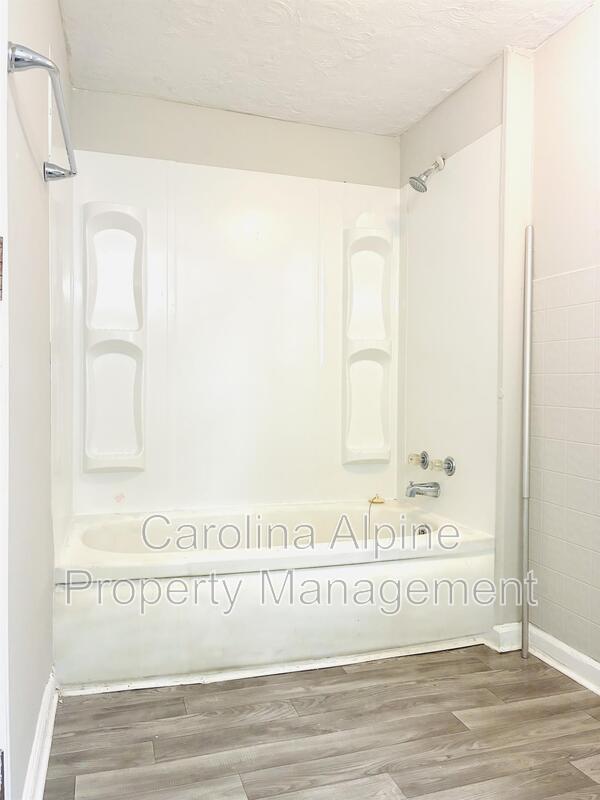 Building Photo - 208 Royster Ave