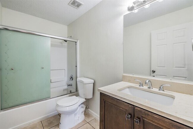 Building Photo - 2118 Ashley Lakes Dr