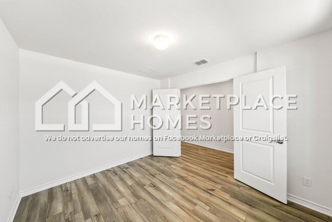 Building Photo - 400 Horizon Pointe