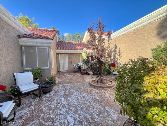 Building Photo - 8512 Desert Holly Dr