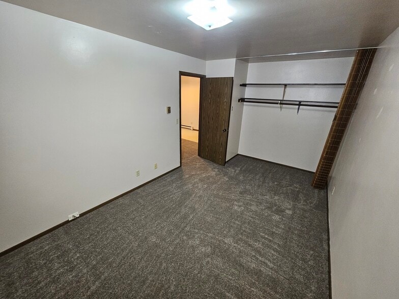 Building Photo - 401 N East St