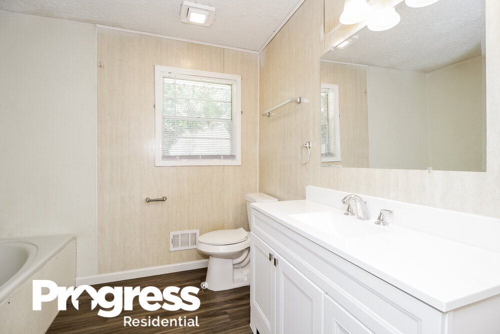 Building Photo - 6185 Marilla St