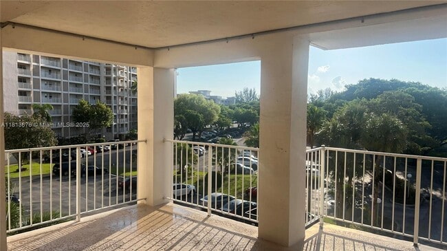 Building Photo - 2671 S Course Dr