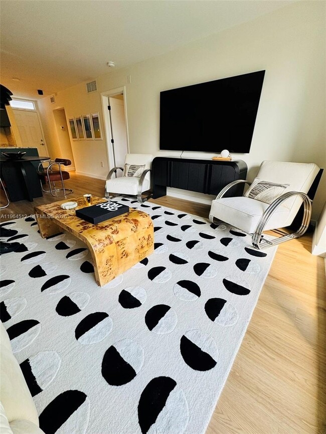 Building Photo - 1045 10th St