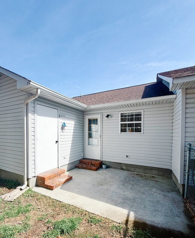 Building Photo - 159 Brenda Dr