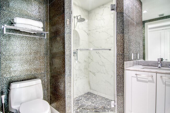 Building Photo - 1 Water Clb Wy