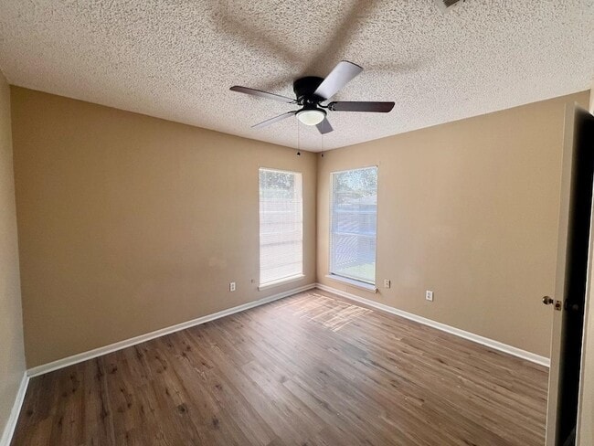 Building Photo - 1650 Shirley Cir