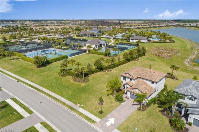 Building Photo - 4 BR home Estero