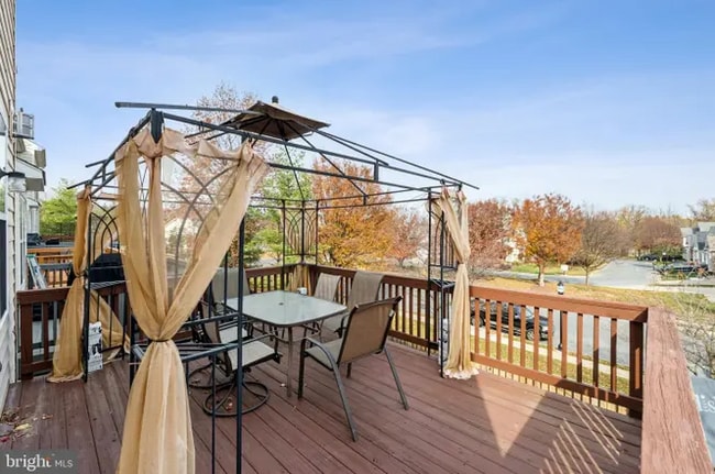 Building Photo - 124 Penwick Cir