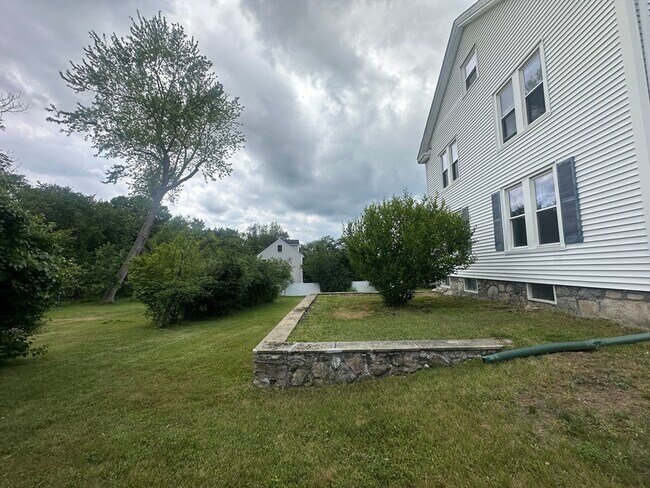 Building Photo - 363 Concord Rd