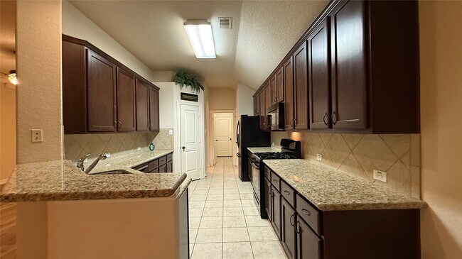 Building Photo - 931 Opal Chase Dr