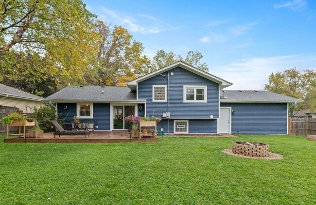 Building Photo - 29W081 Donald Ave