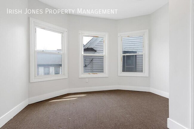 Building Photo - 308 Breckenridge St